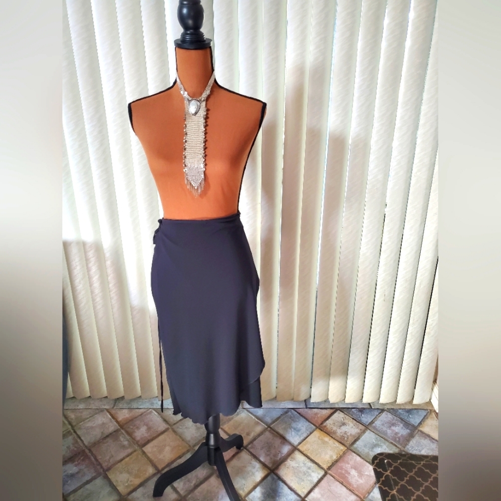 Forever 21 black wrap scallop hem skirt
